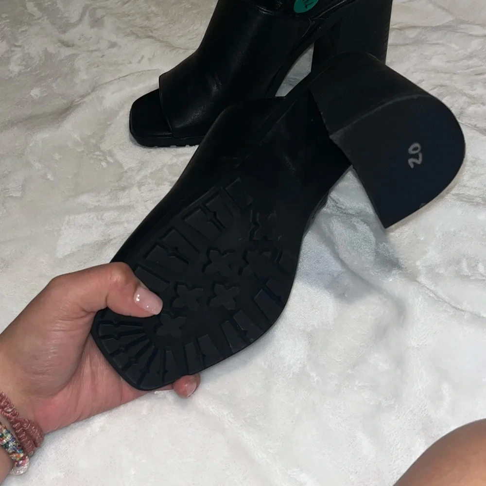 Steve Madden Black Heeled Boots - Picture 6 of 6